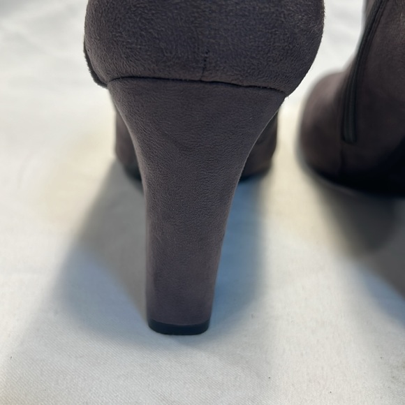 AEROSOLES | WOMEN’S ANKLE BOOTIES | SIZE 9M | SUEDE | TEXTILE UPPER BALANCE - Picture 9 of 10